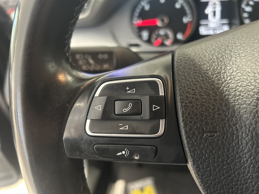 Volkswagen Passat GNE705