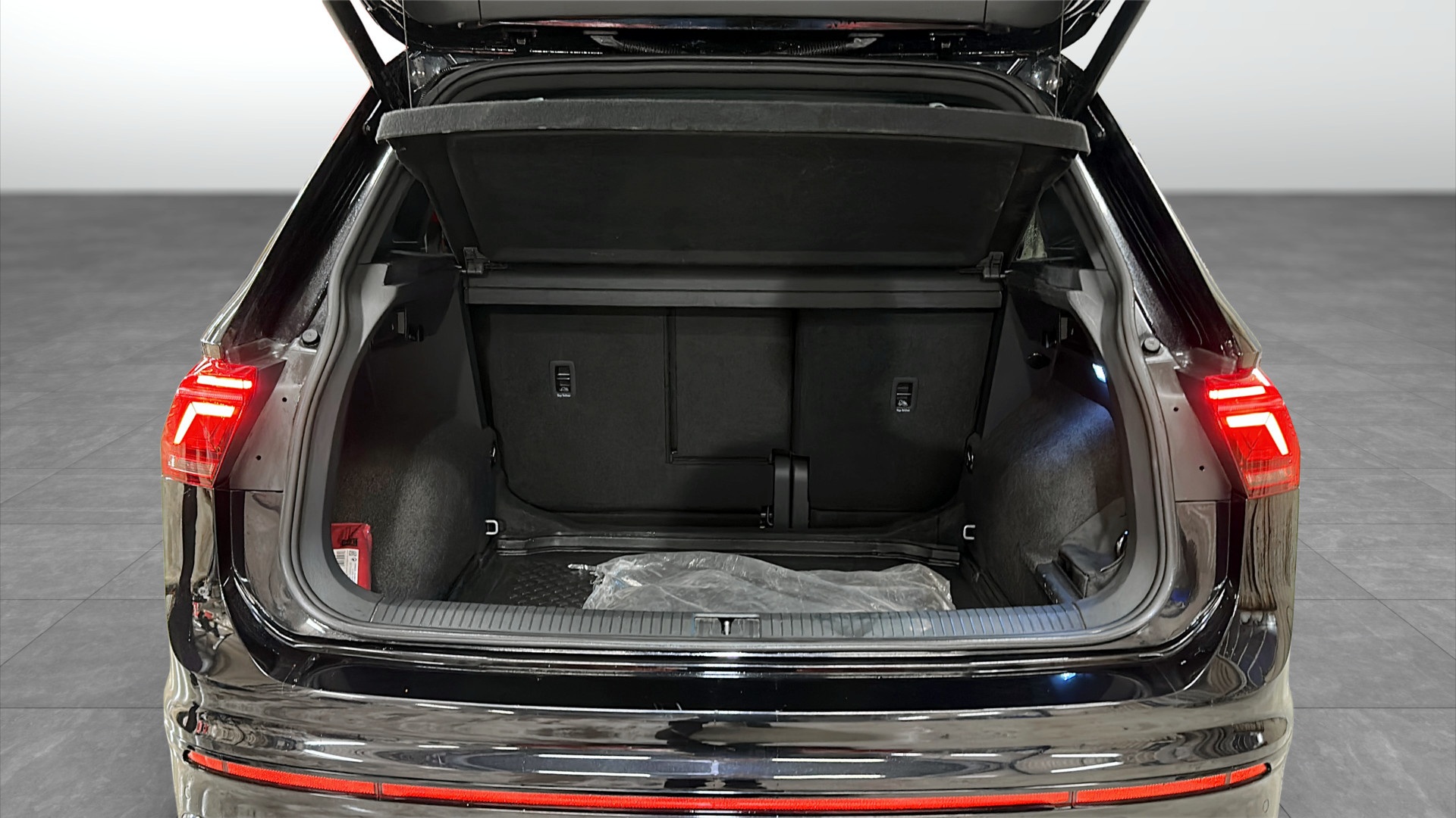 Volkswagen Tiguan GNF90H