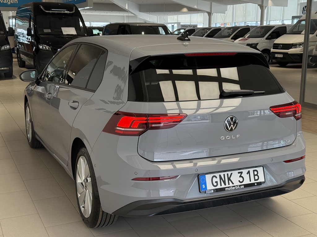 Volkswagen Golf GNK31B