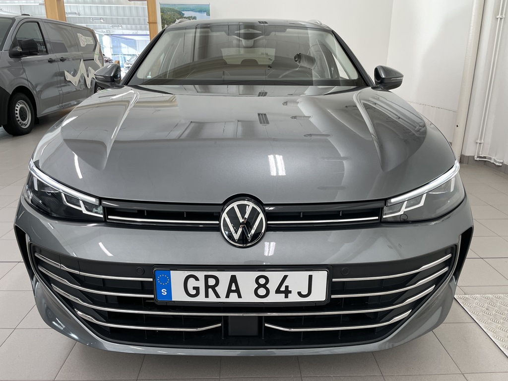 Volkswagen Passat GRA84J