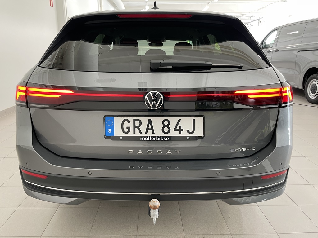 Volkswagen Passat GRA84J