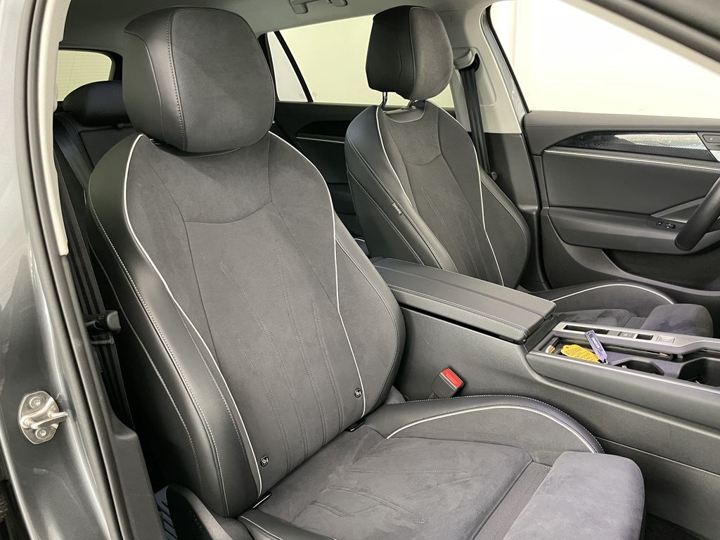 Volkswagen Passat GRA84J