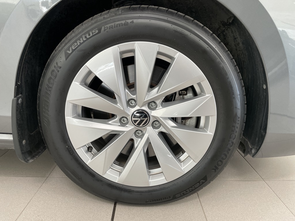 Volkswagen Passat GRA84J
