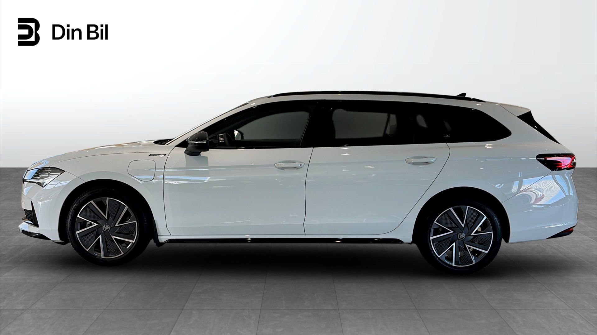 Skoda Superb GRW02R