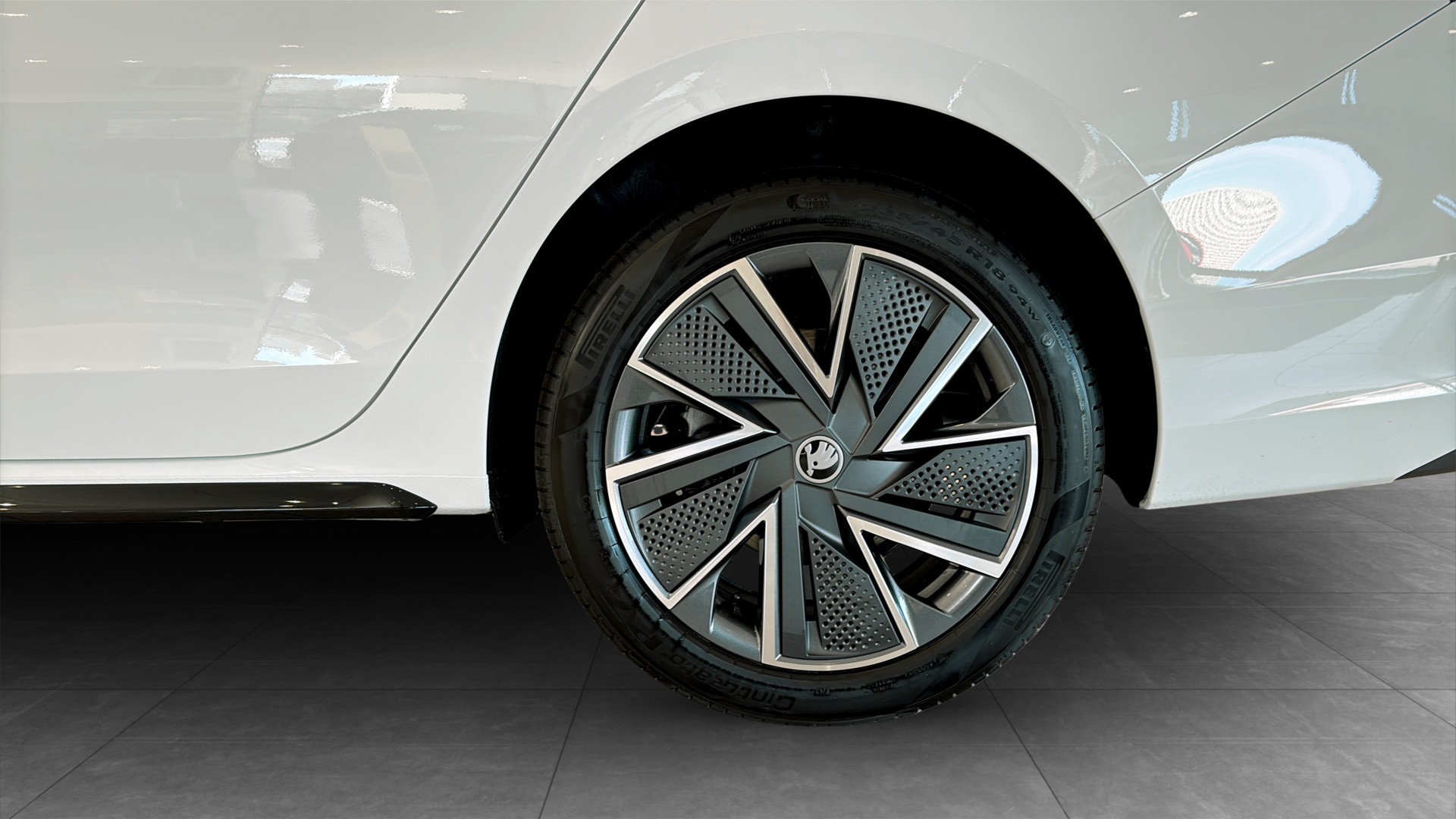 Skoda Superb GRW02R