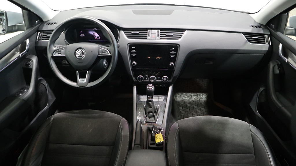 Skoda Octavia Combi GSL89S