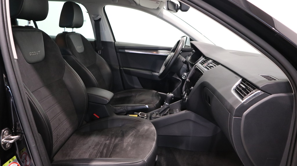 Skoda Octavia Combi GSL89S