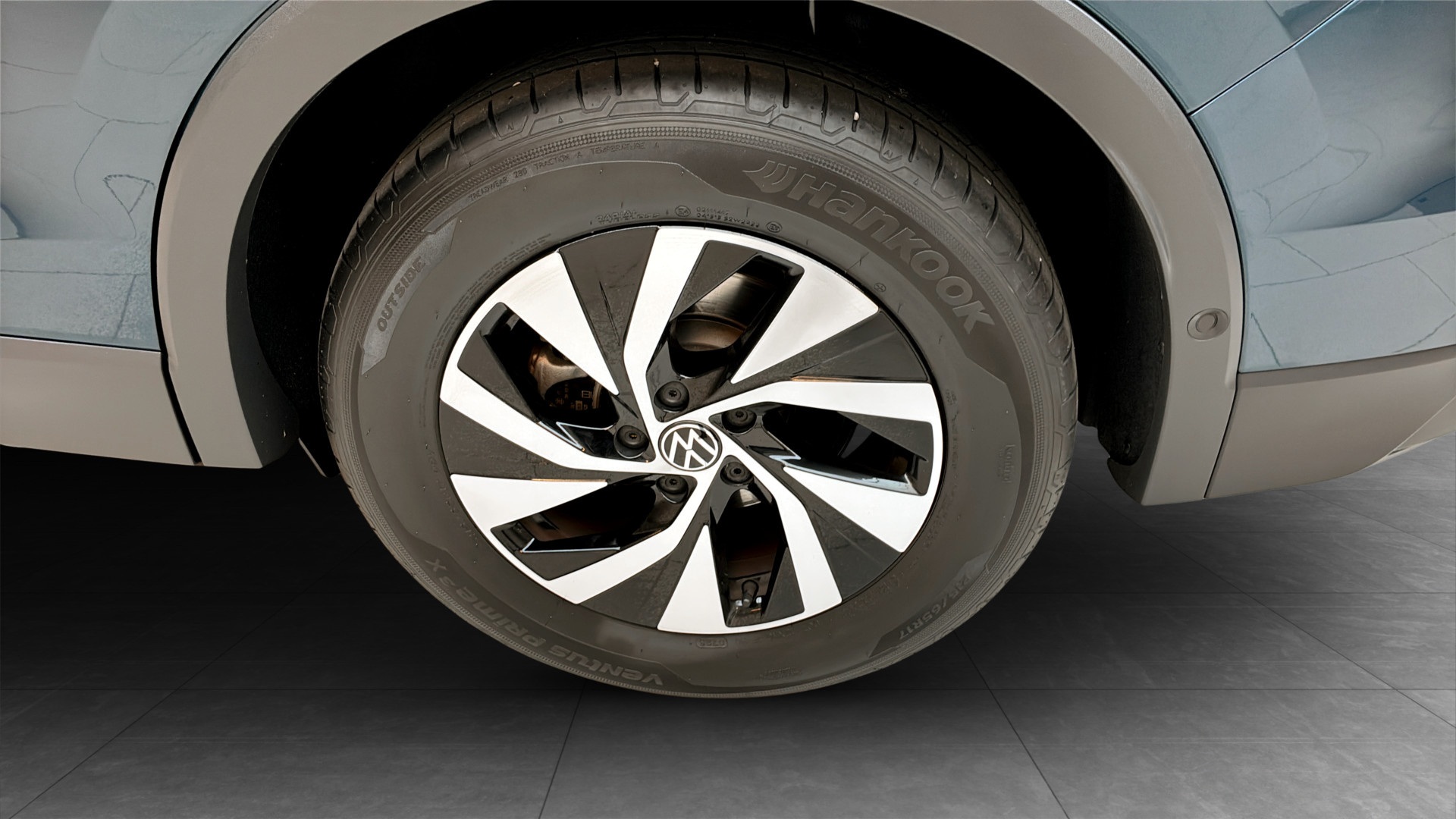 Volkswagen Tiguan GUB67E