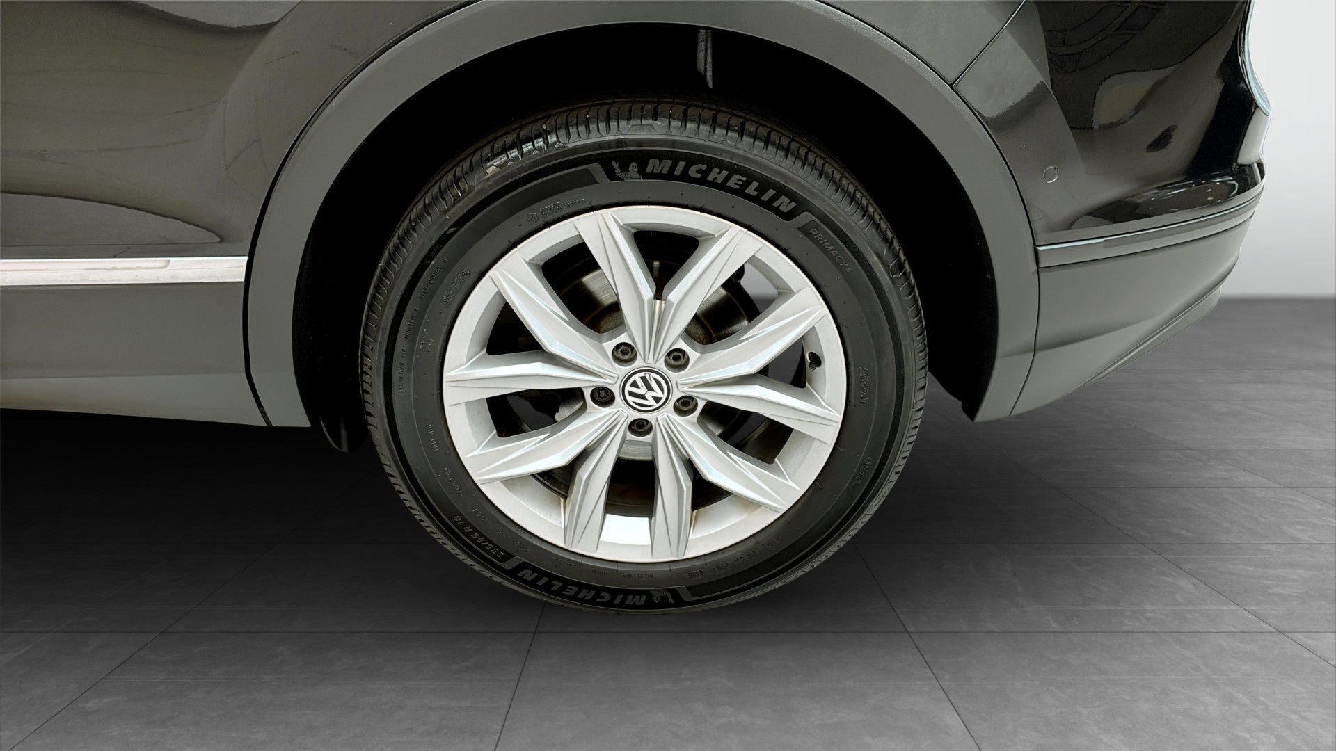 Volkswagen Tiguan GUF66N