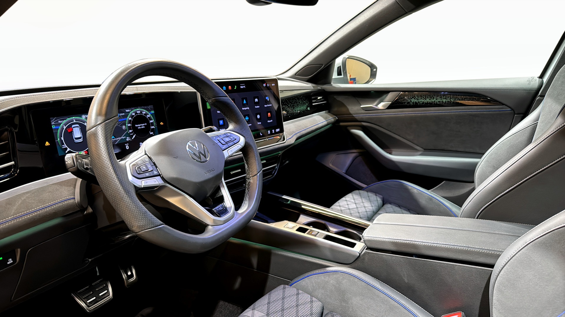 Volkswagen Passat GUG31A