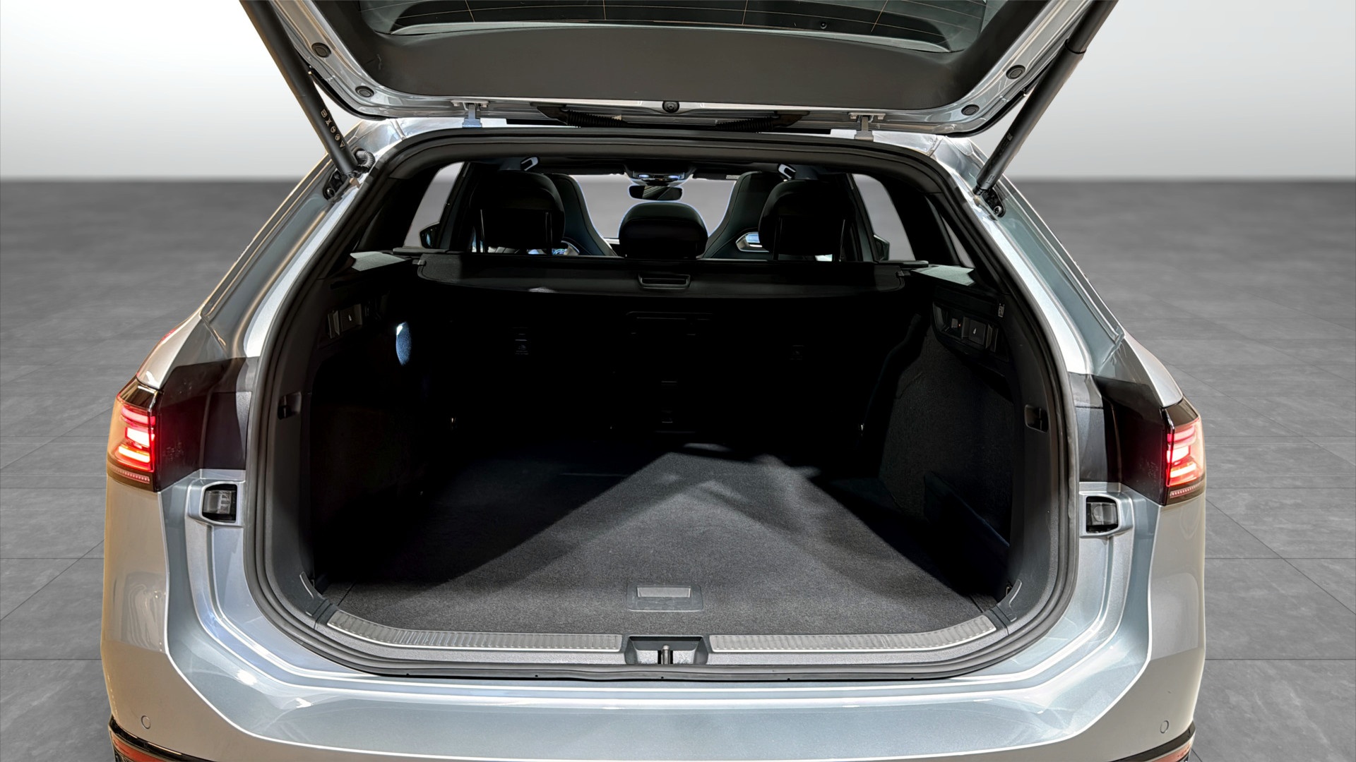 Volkswagen Passat GUG31A