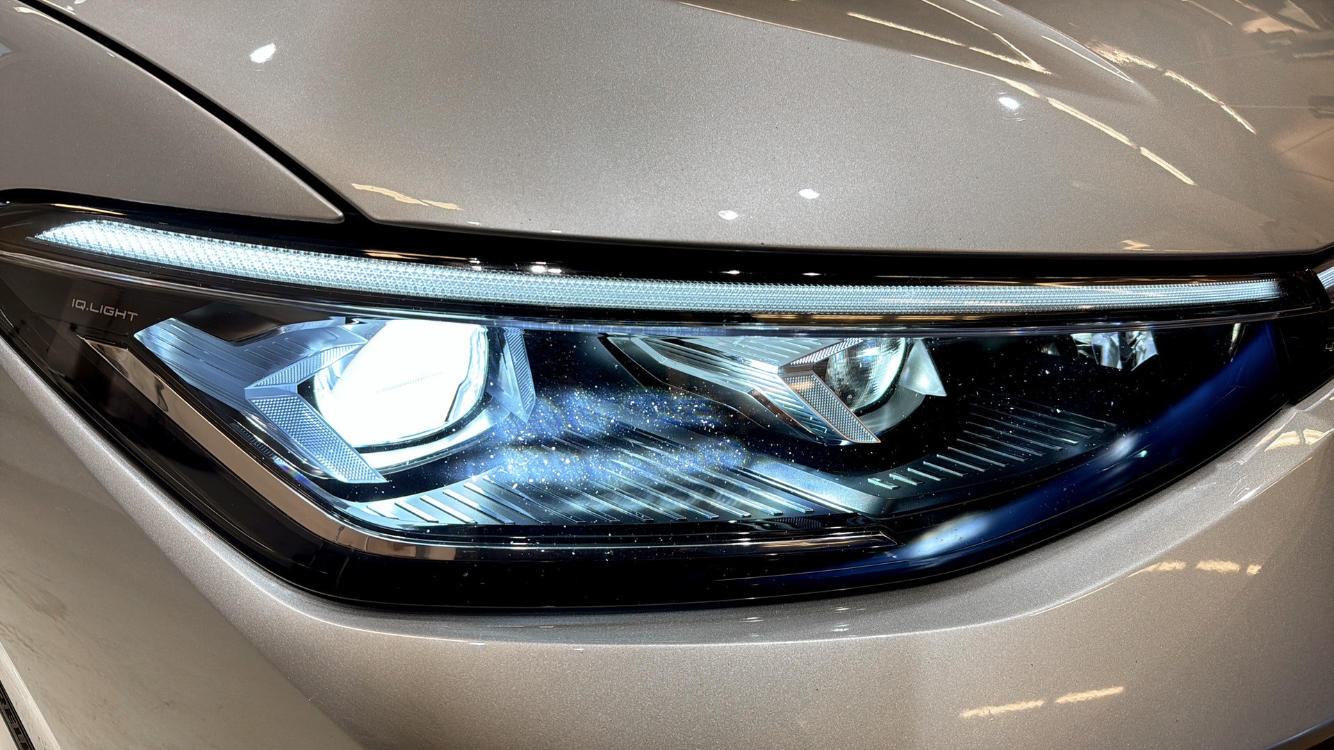 Volkswagen Passat GUG31A