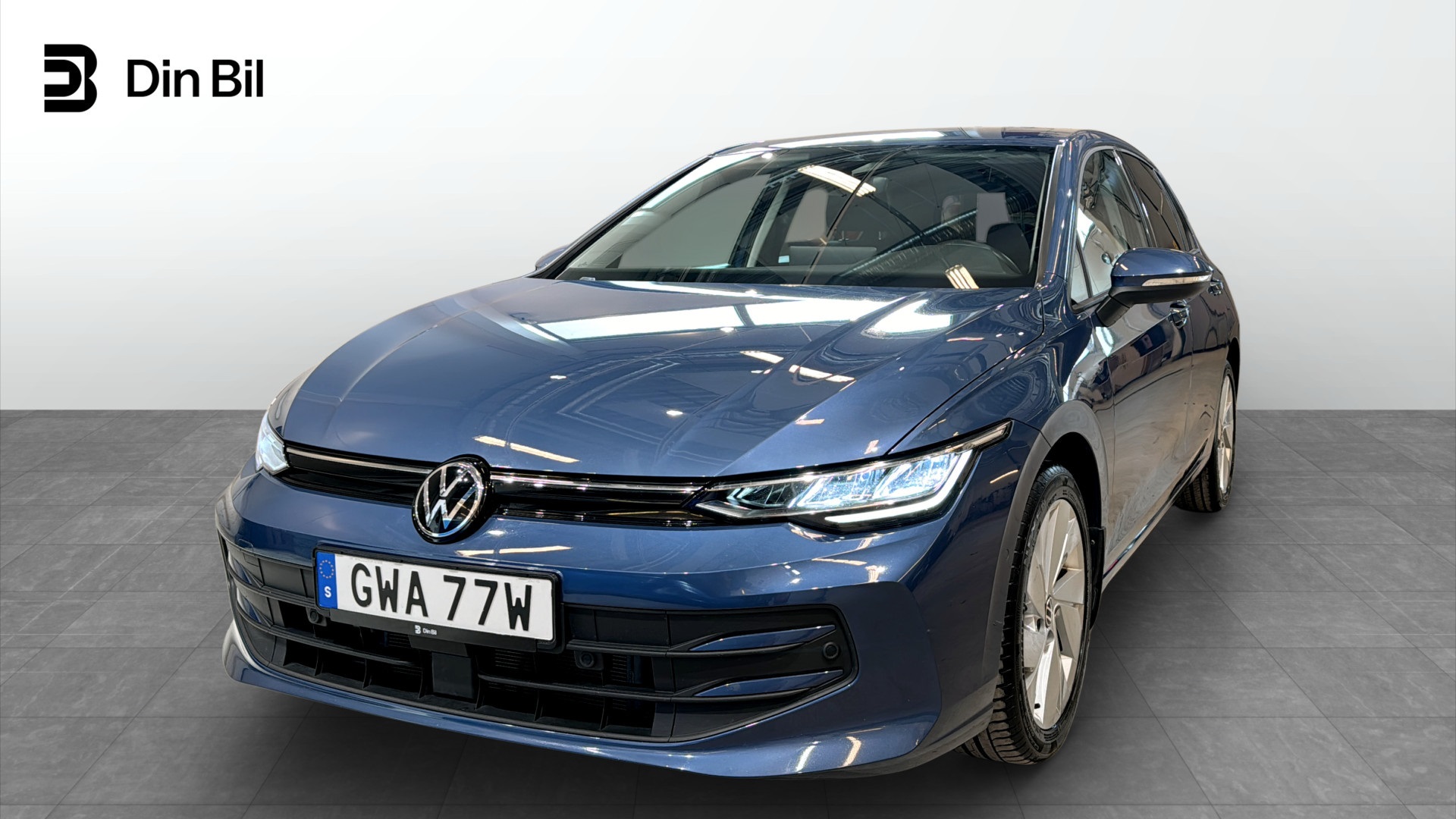 Volkswagen Golf GWA77W