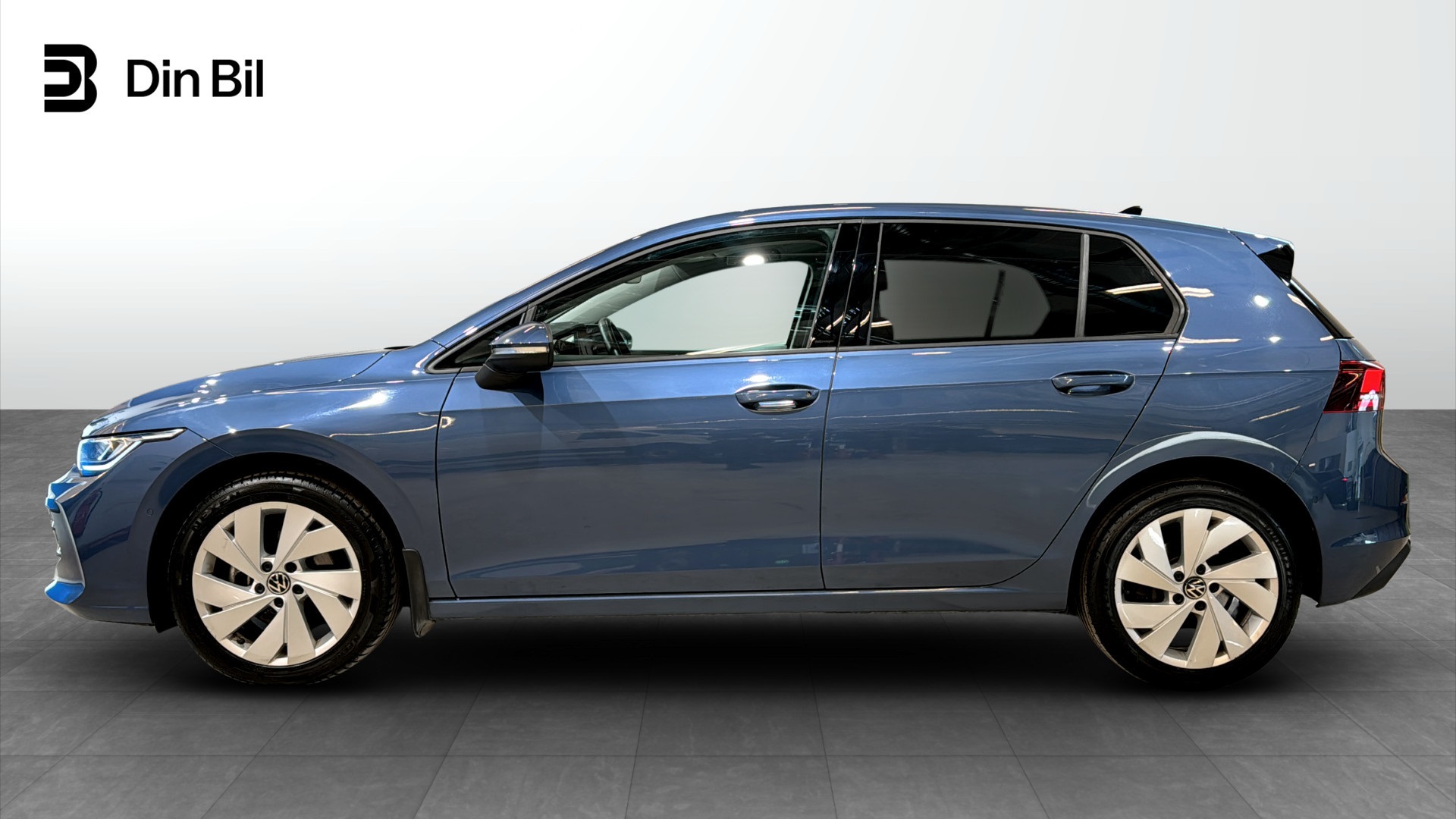 Volkswagen Golf GWA77W