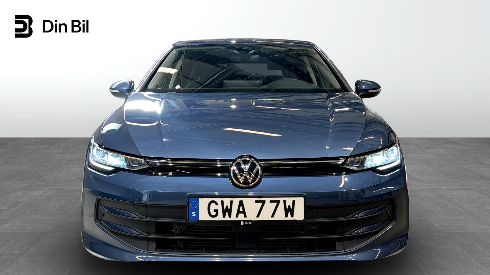 Volkswagen Golf GWA77W