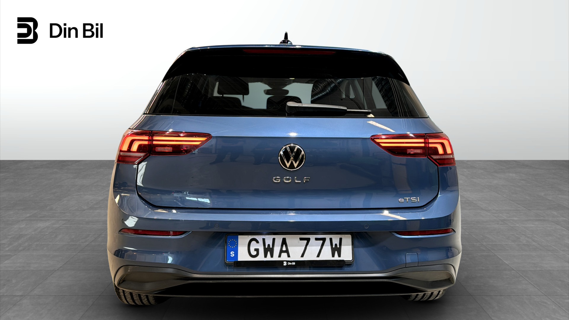 Volkswagen Golf GWA77W