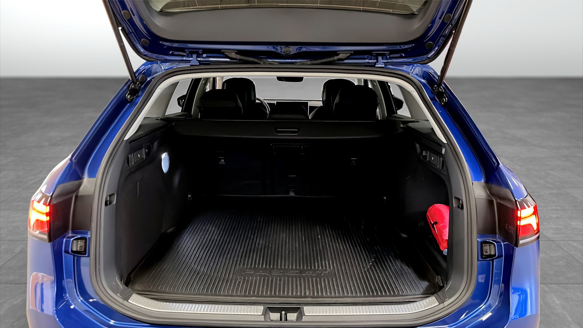 Volkswagen Passat GWL83Y