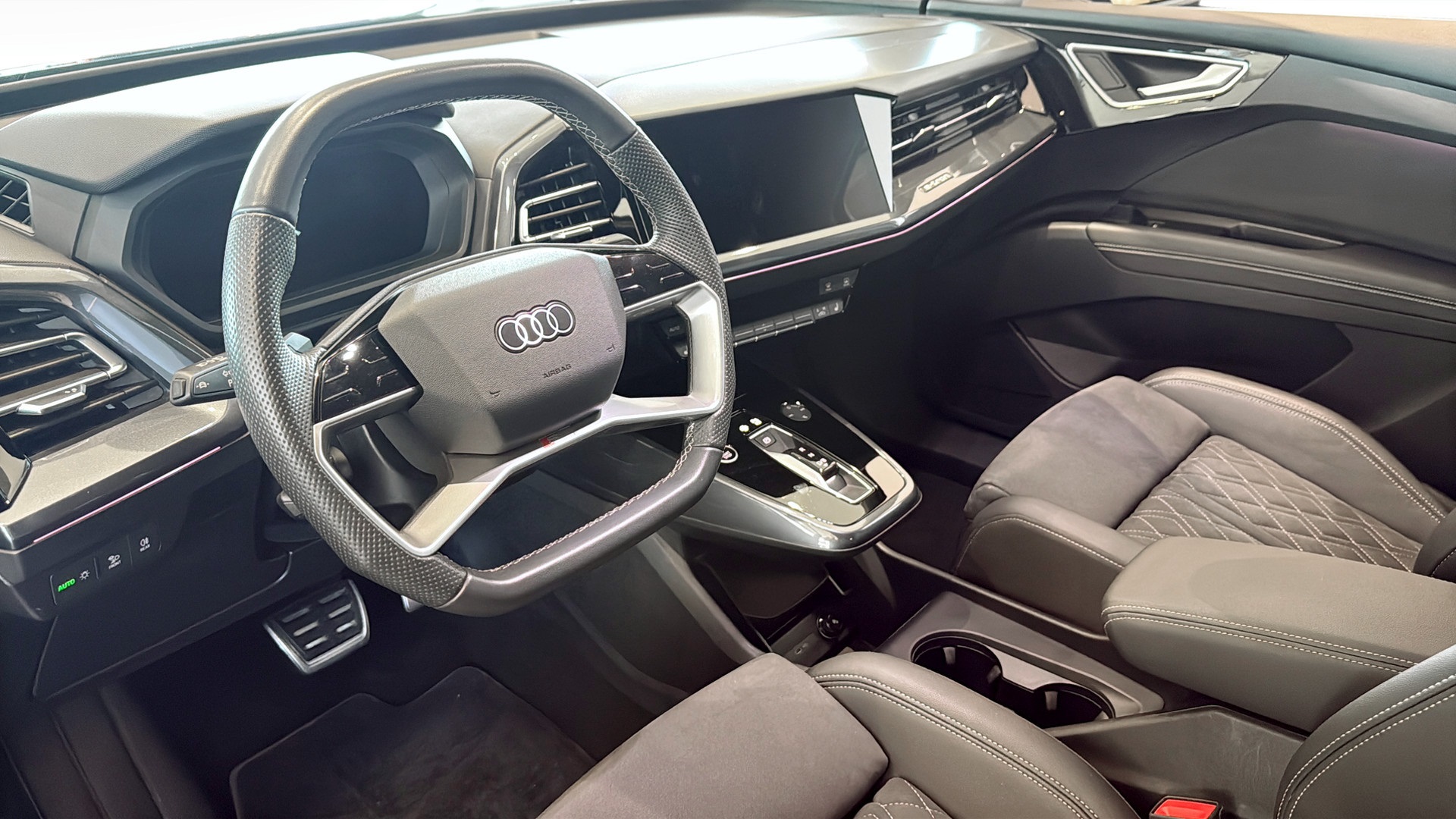 Audi Q4 Sportback e-tron GXJ83U