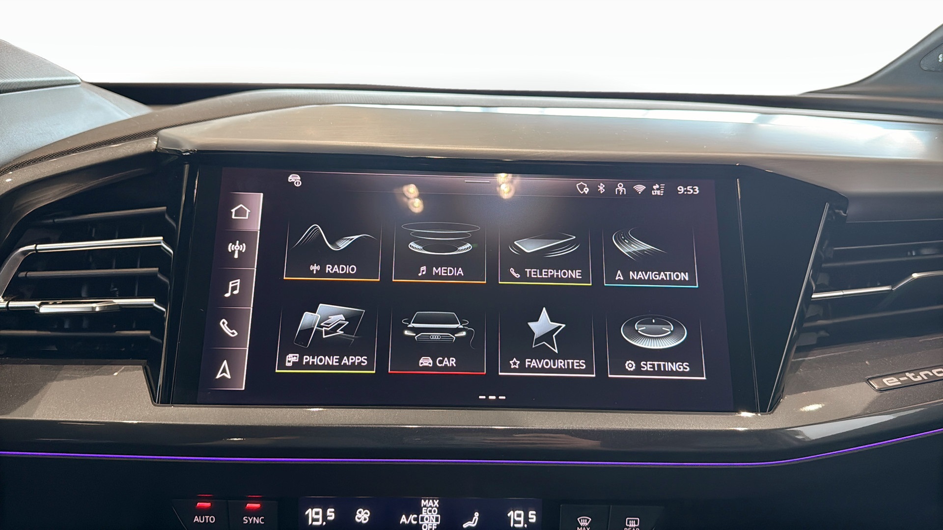 Audi Q4 Sportback e-tron GXJ83U