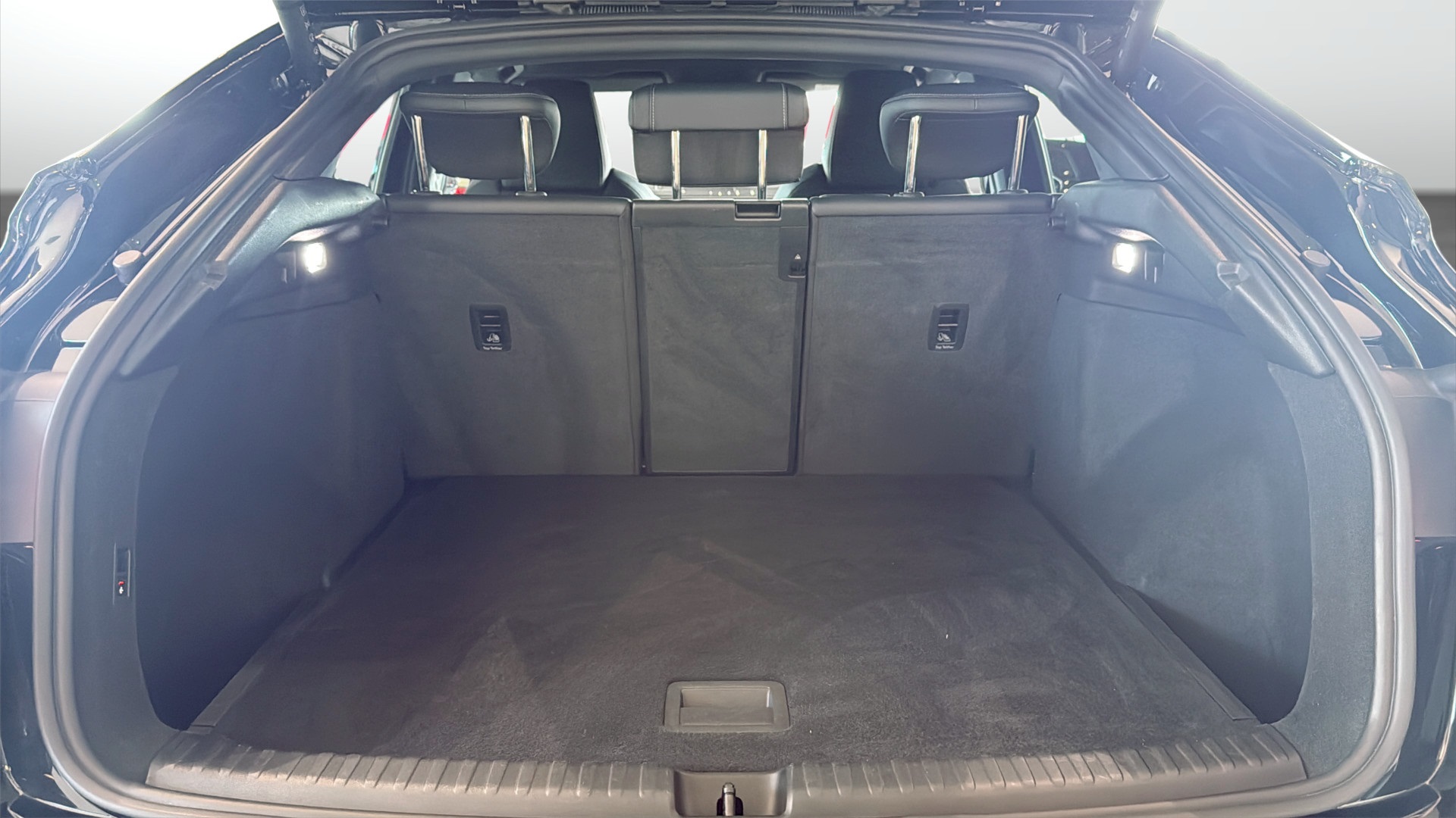 Audi Q4 Sportback e-tron GXJ83U