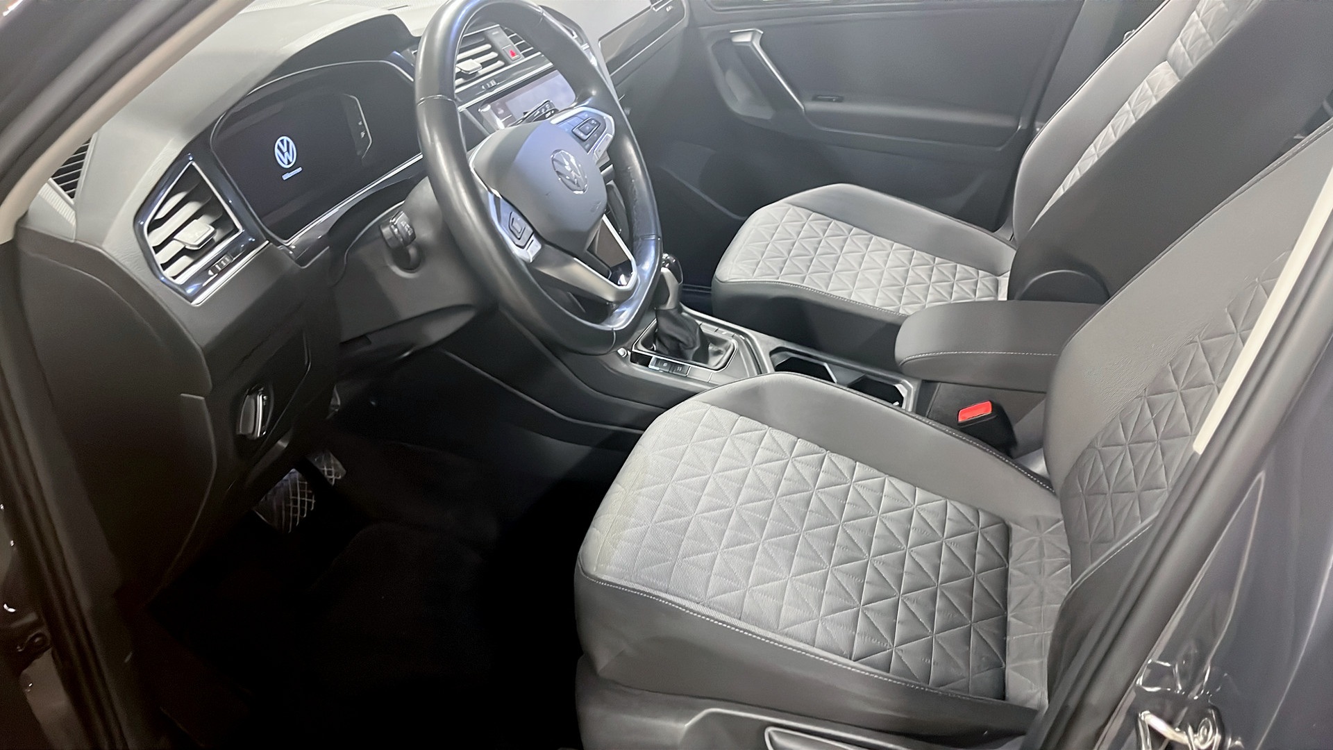 Volkswagen Tiguan GYD58U