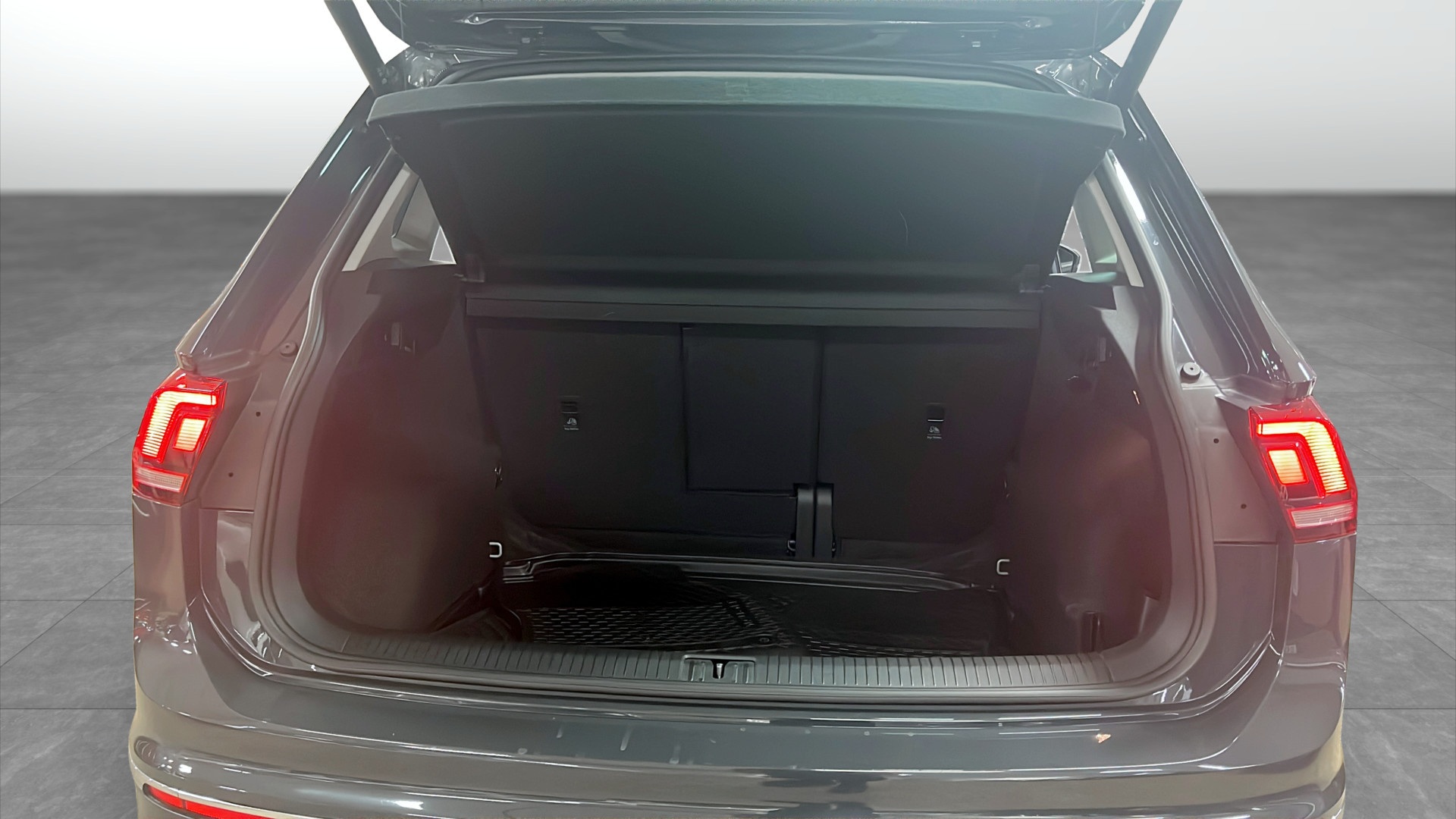 Volkswagen Tiguan GYD58U