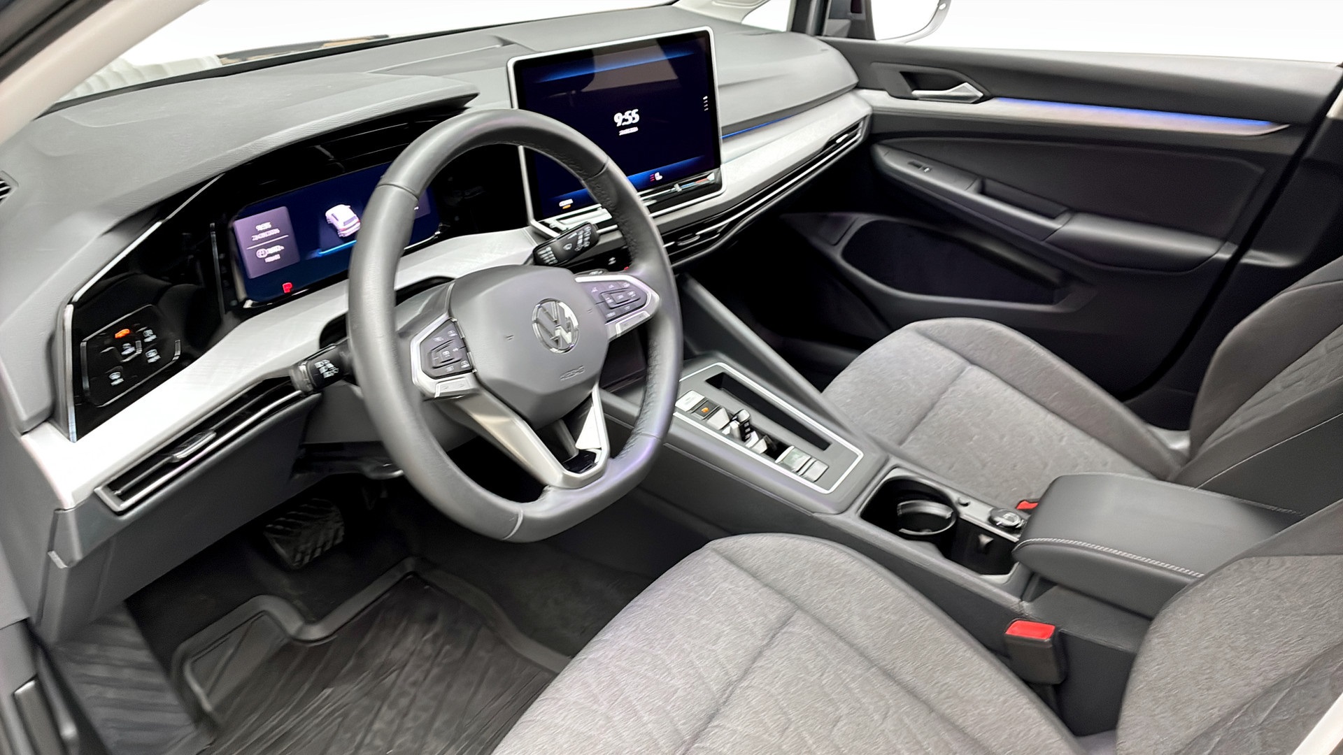 Volkswagen Golf GZM67J