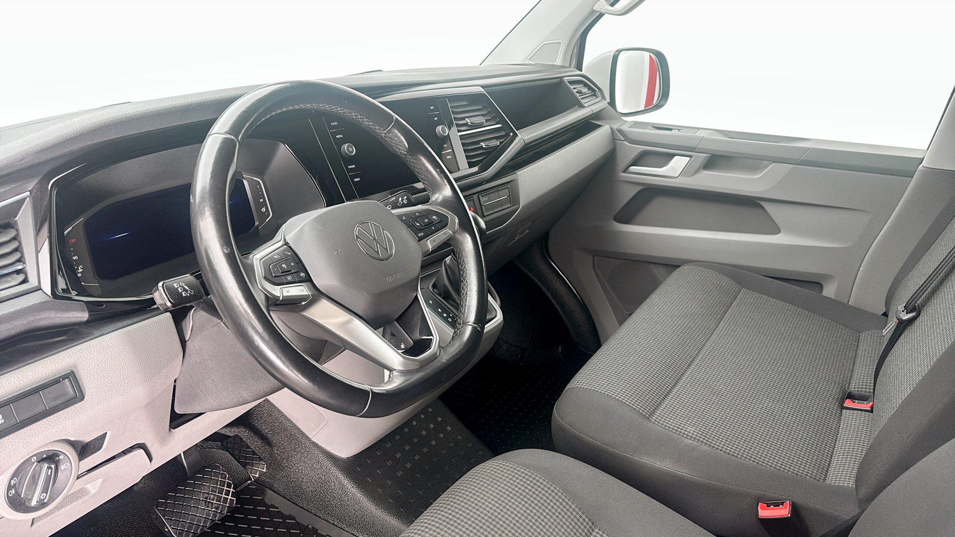 Volkswagen T6.1 Transporter lång hjulbas HBH30G