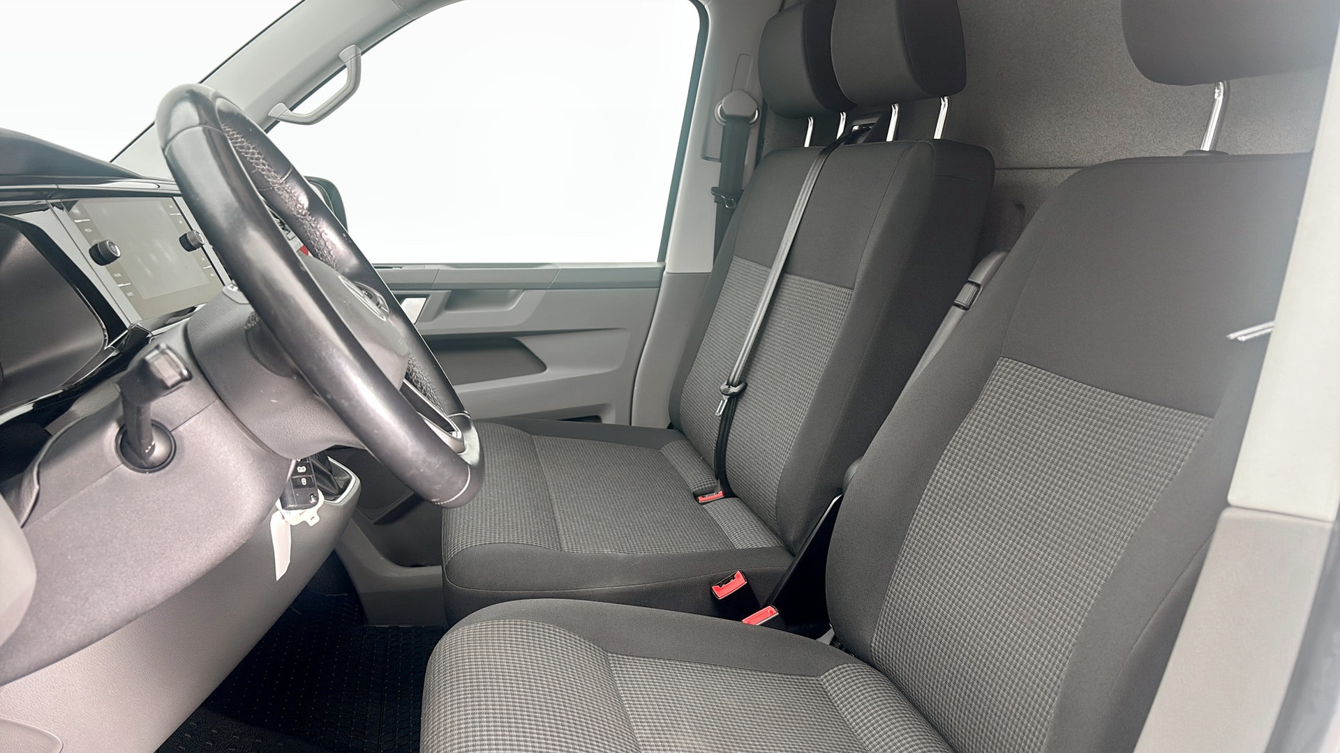 Volkswagen T6.1 Transporter lång hjulbas HBH30G