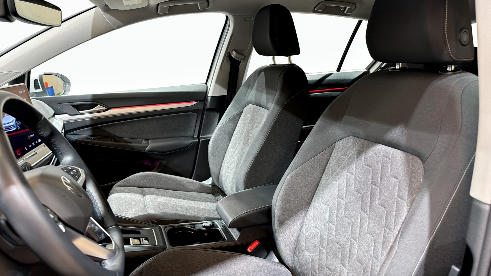 Volkswagen Golf HBL96E