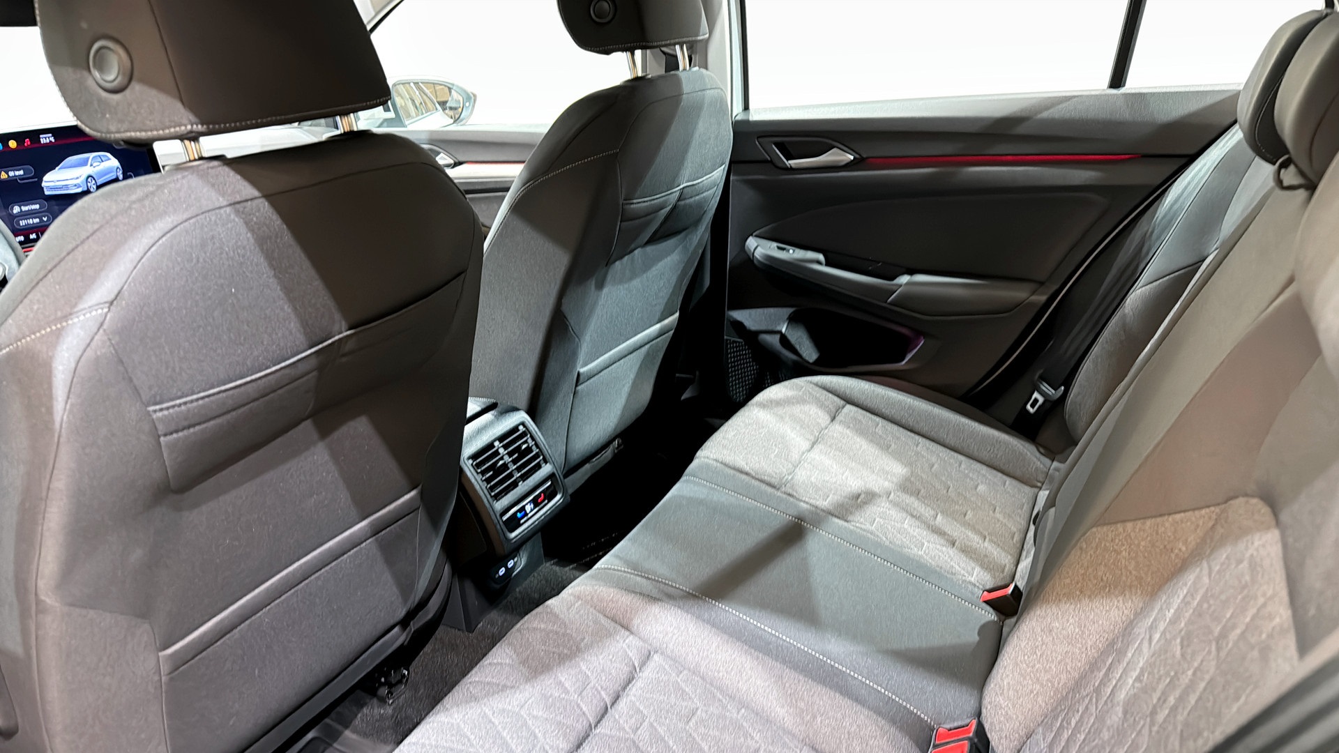 Volkswagen Golf HBL96E