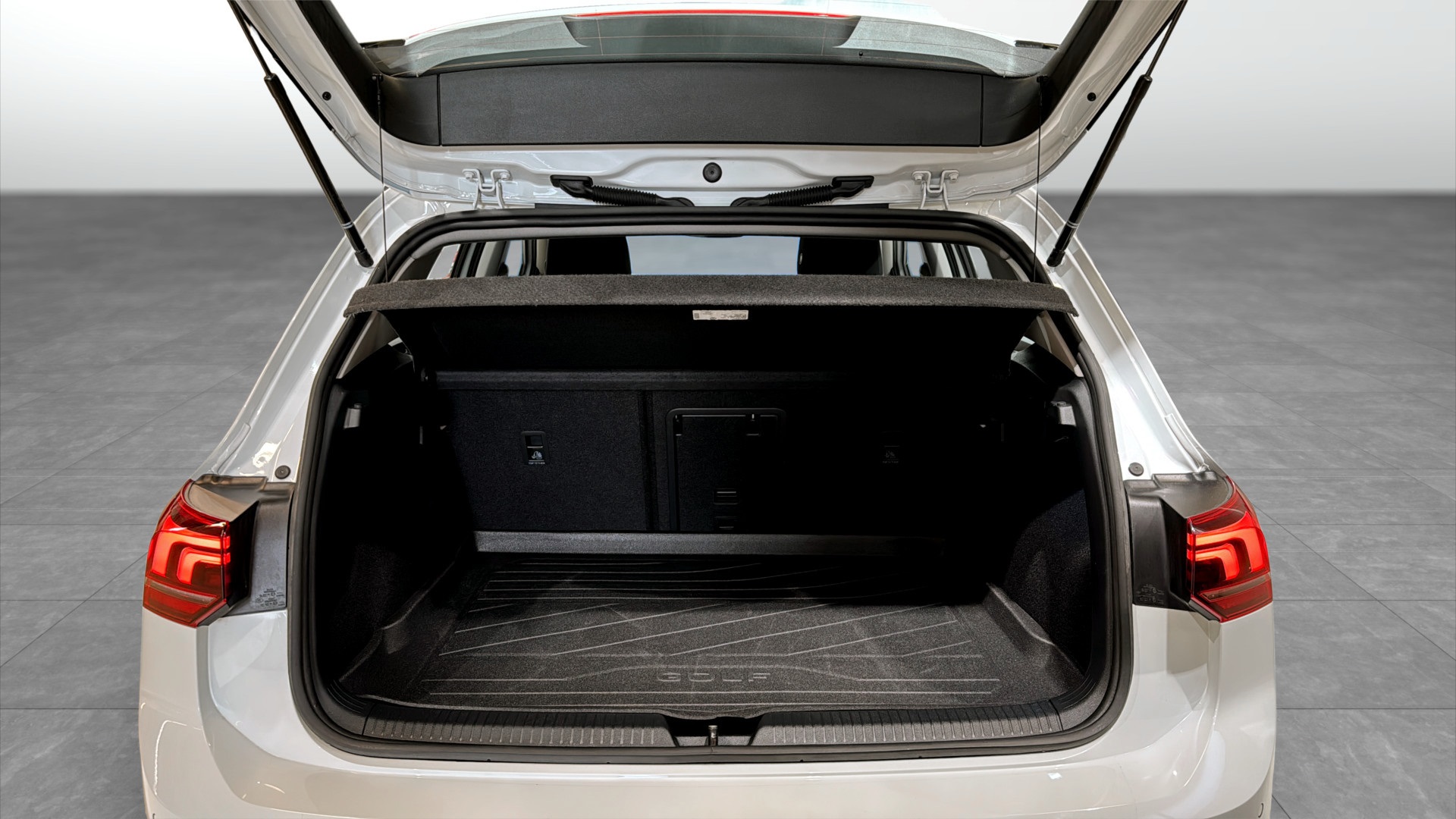 Volkswagen Golf HBL96E