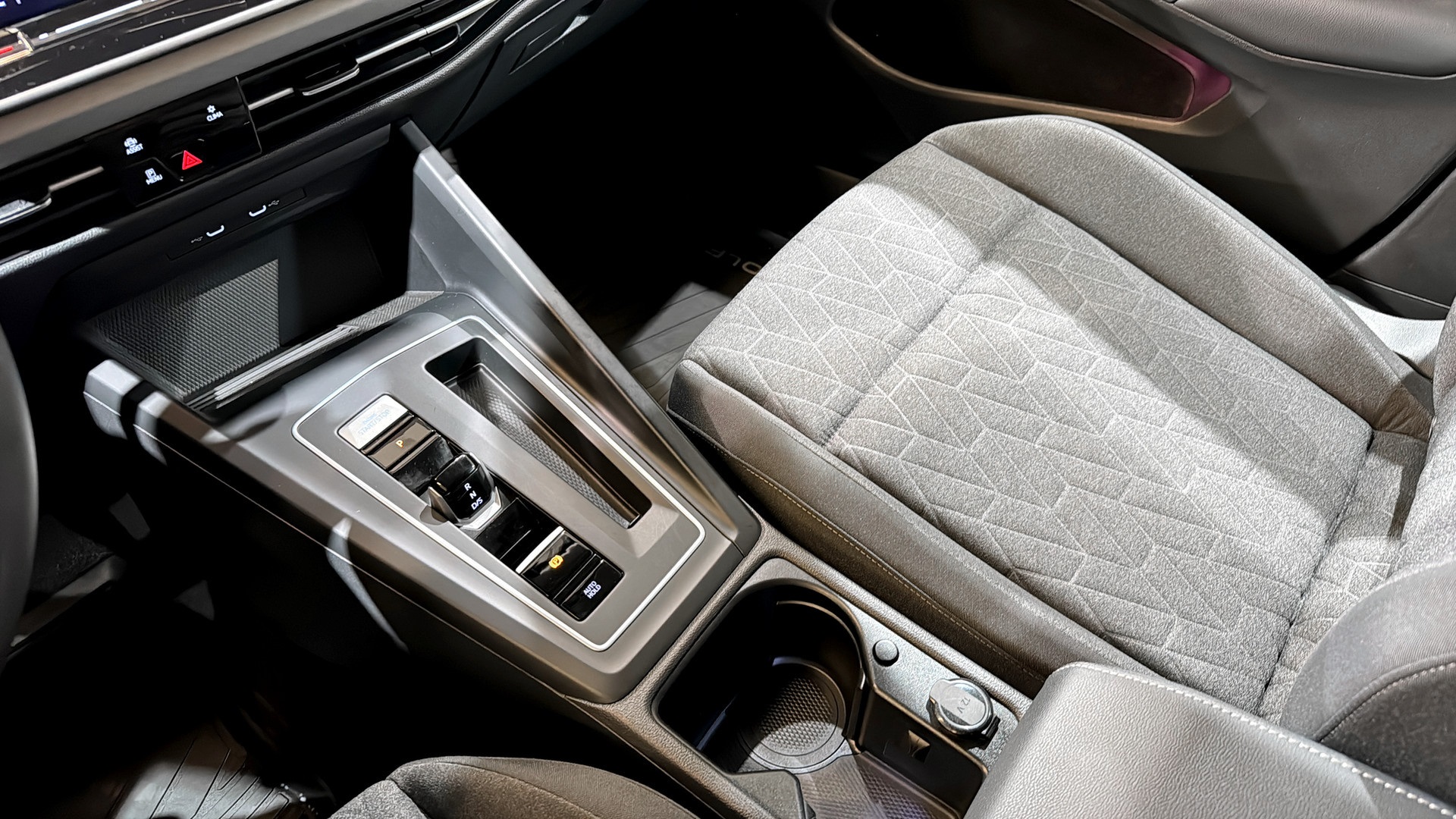 Volkswagen Golf HBL96E