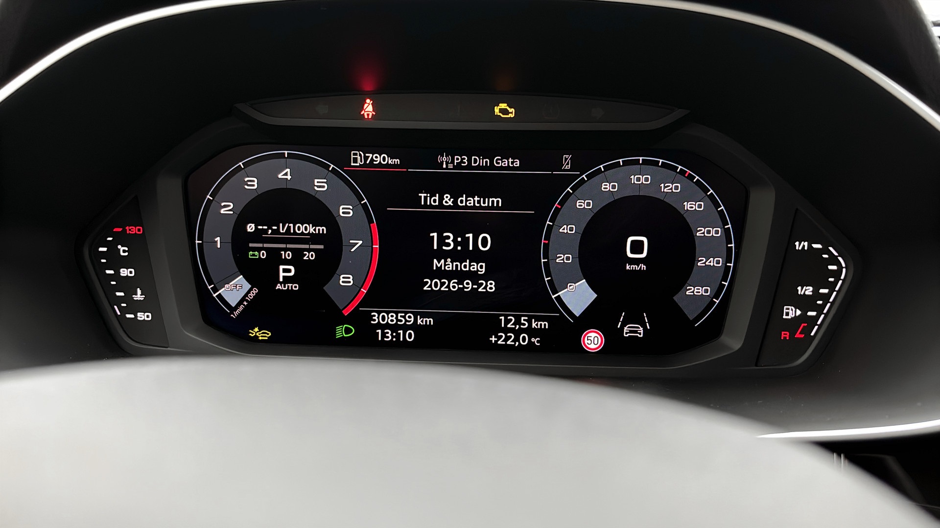 Audi Q3 HCB78W