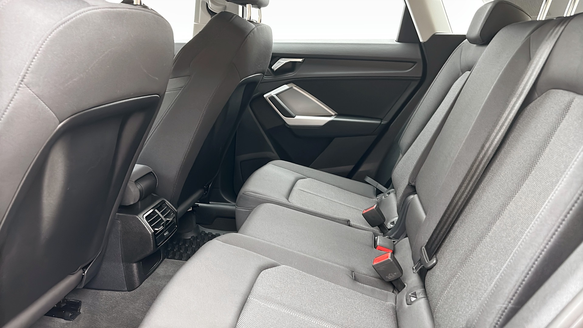 Audi Q3 HCB78W