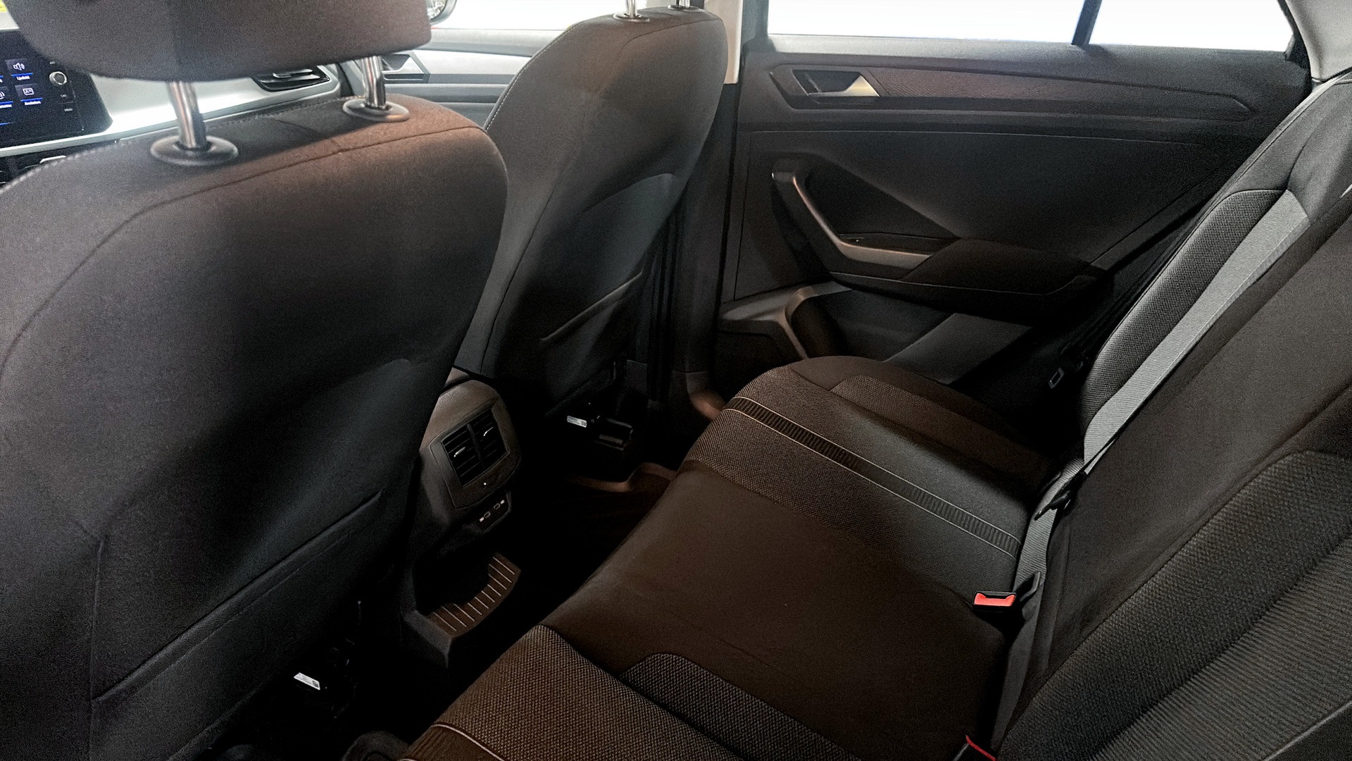 Volkswagen T-Roc HCD84A