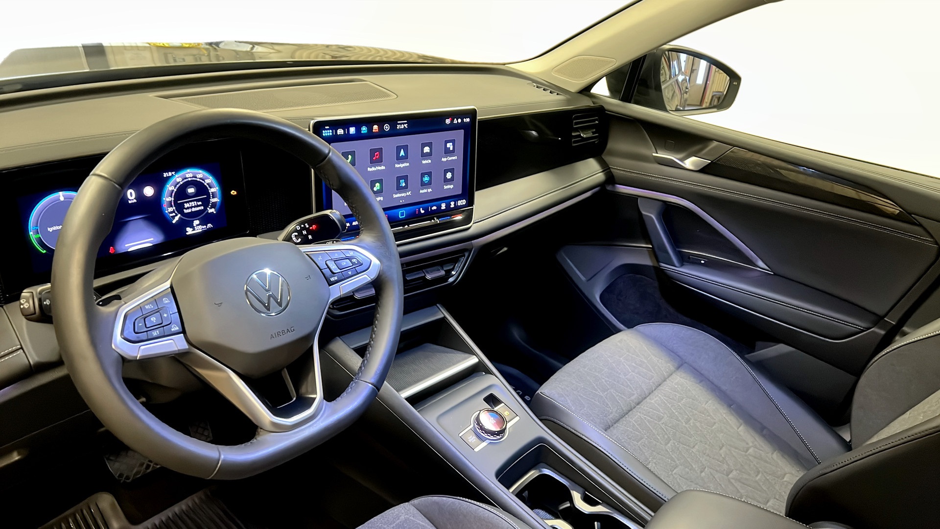 Volkswagen Tiguan HCH32F