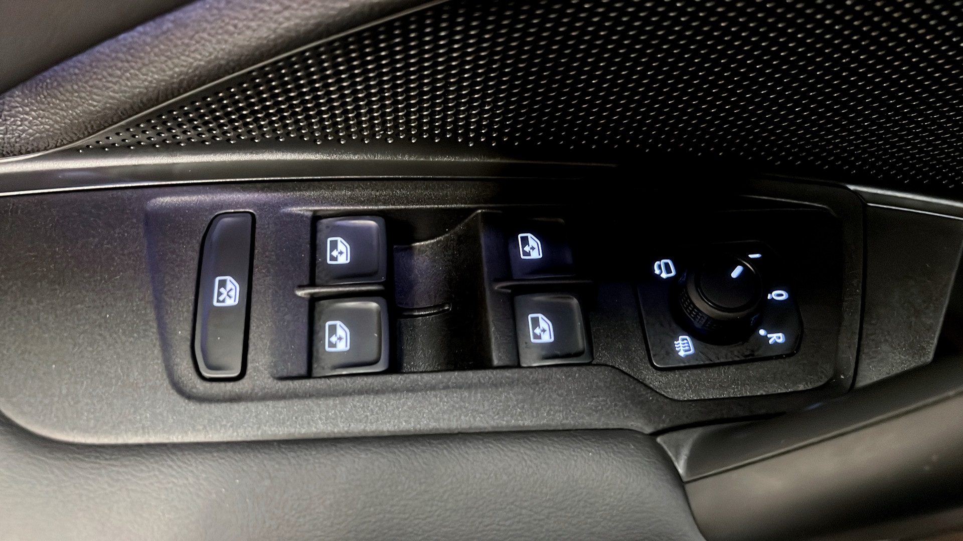Volkswagen Tiguan HCH32F