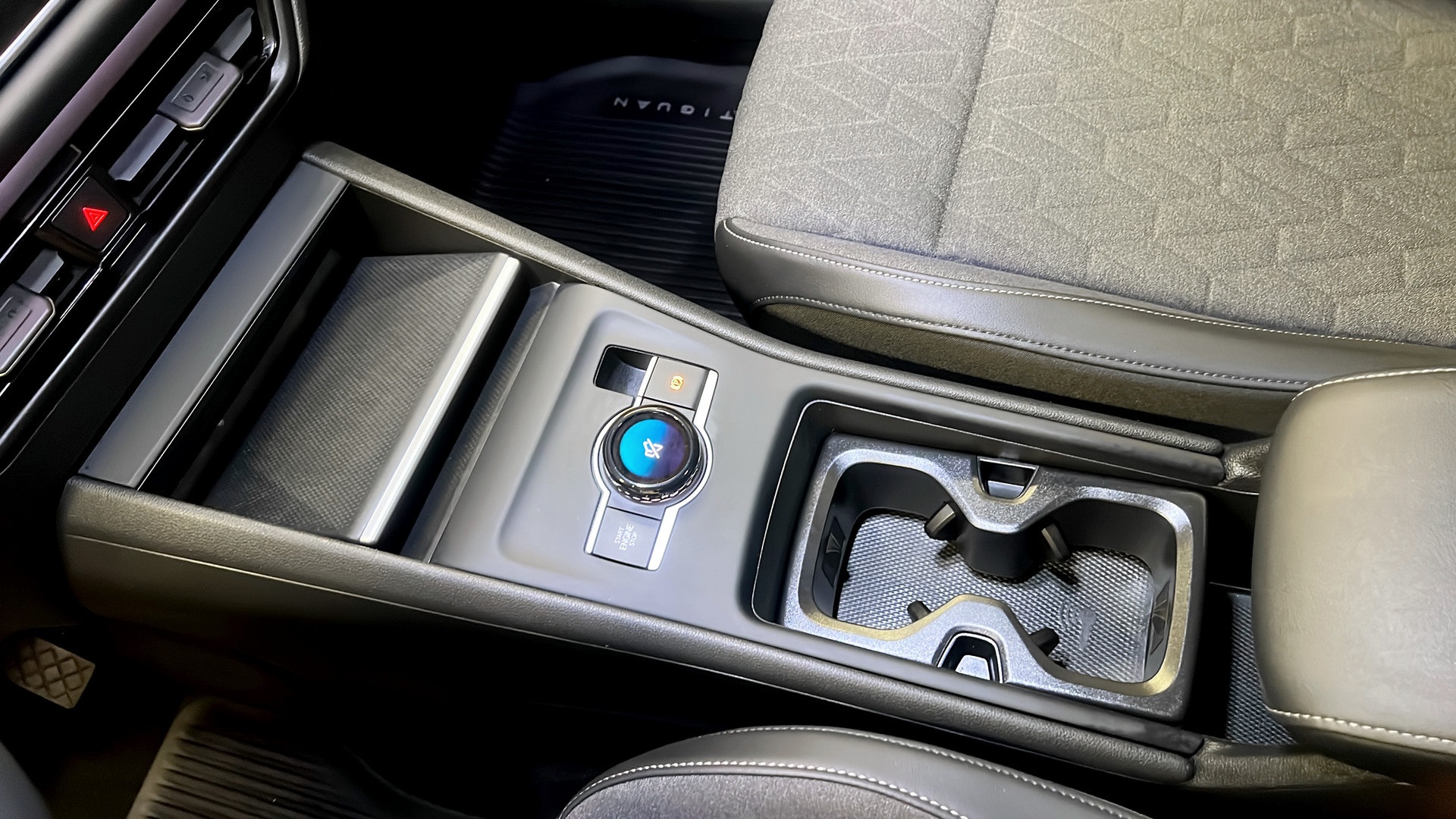 Volkswagen Tiguan HCH32F