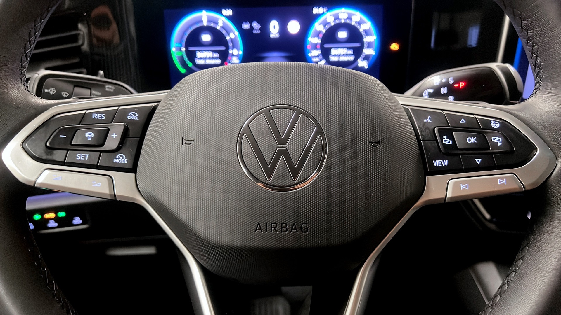 Volkswagen Tiguan HCH32F