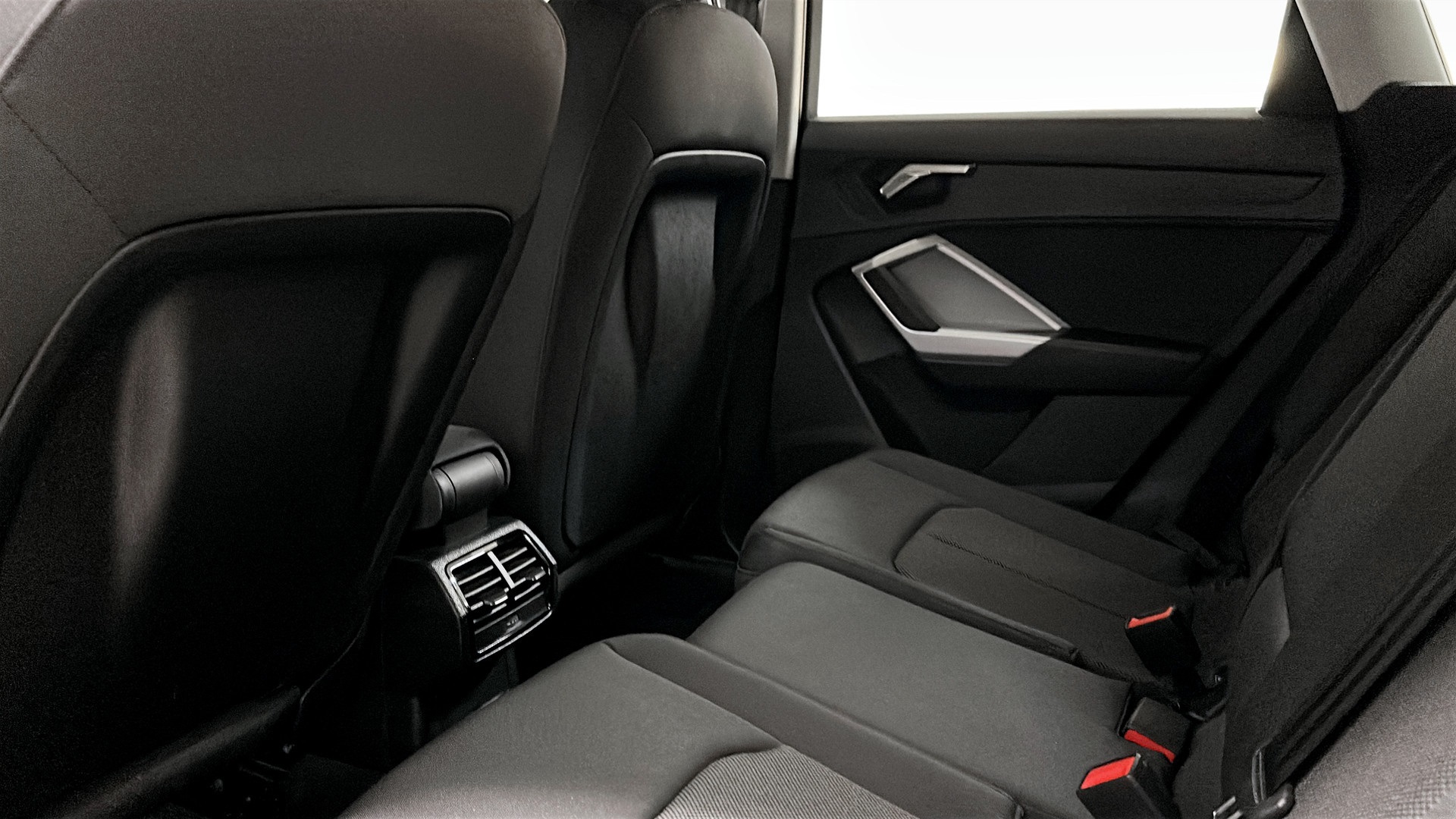 Audi Q3 HCH95Y