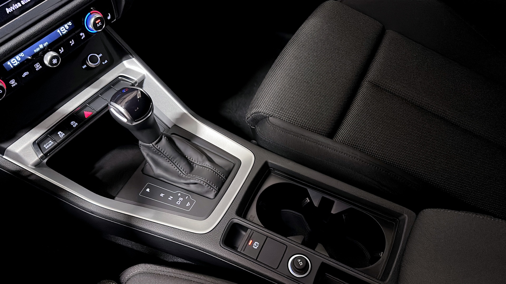 Audi Q3 HCH95Y