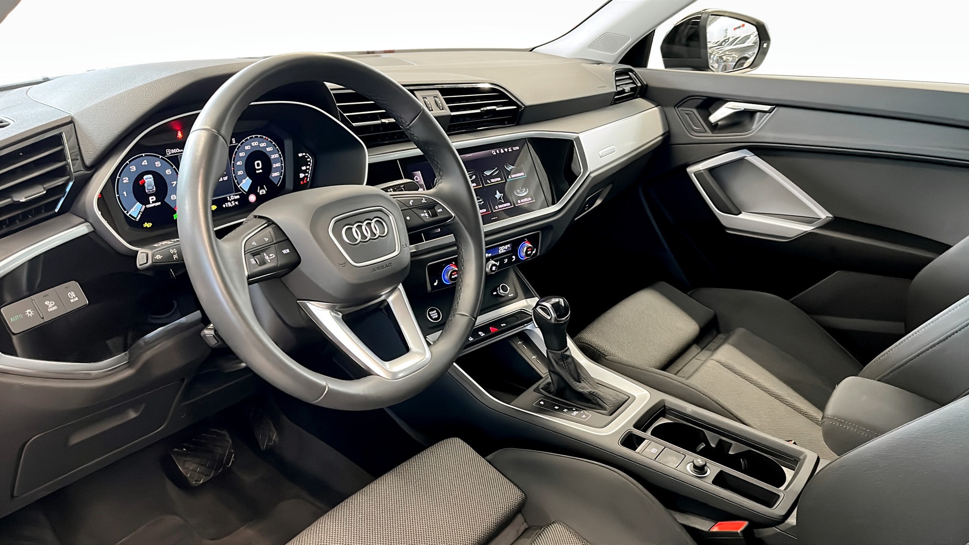 Audi Q3 HCN58R