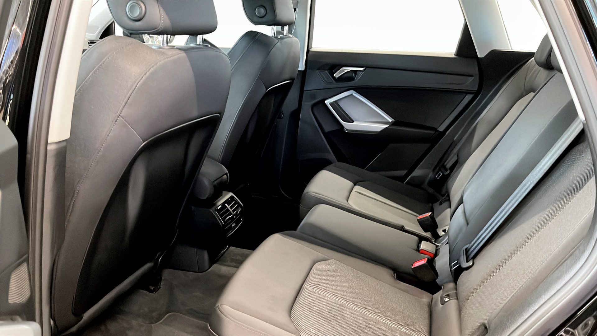 Audi Q3 HCN58R