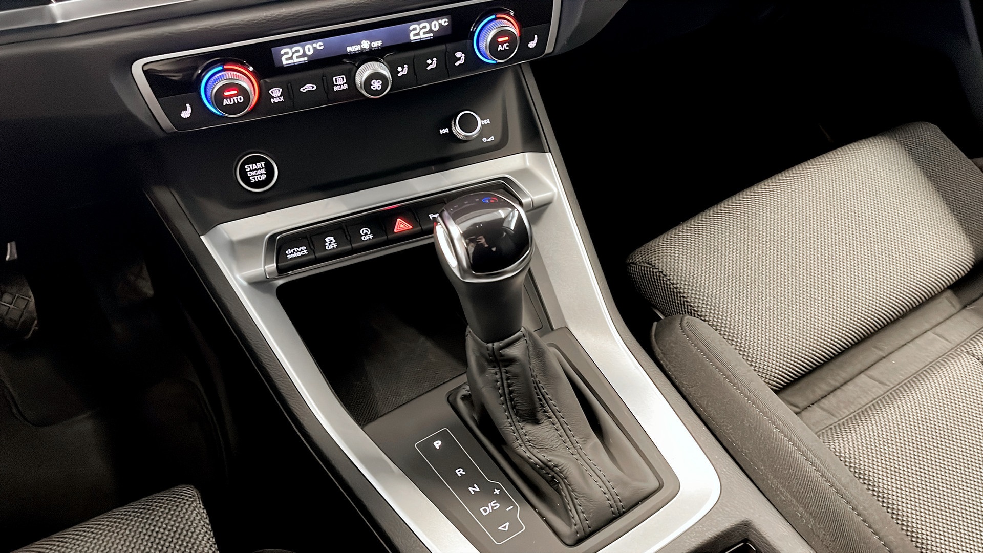 Audi Q3 HCN58R