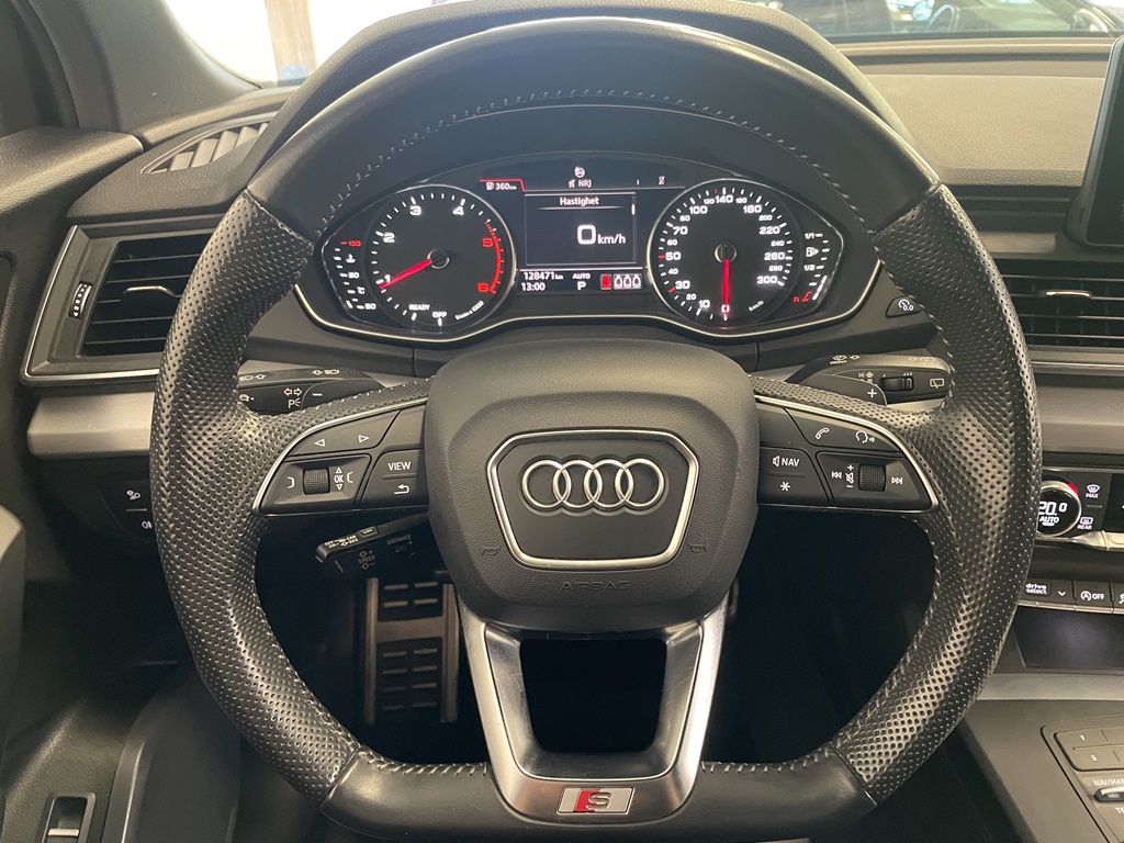 Audi Q5 HDJ77W