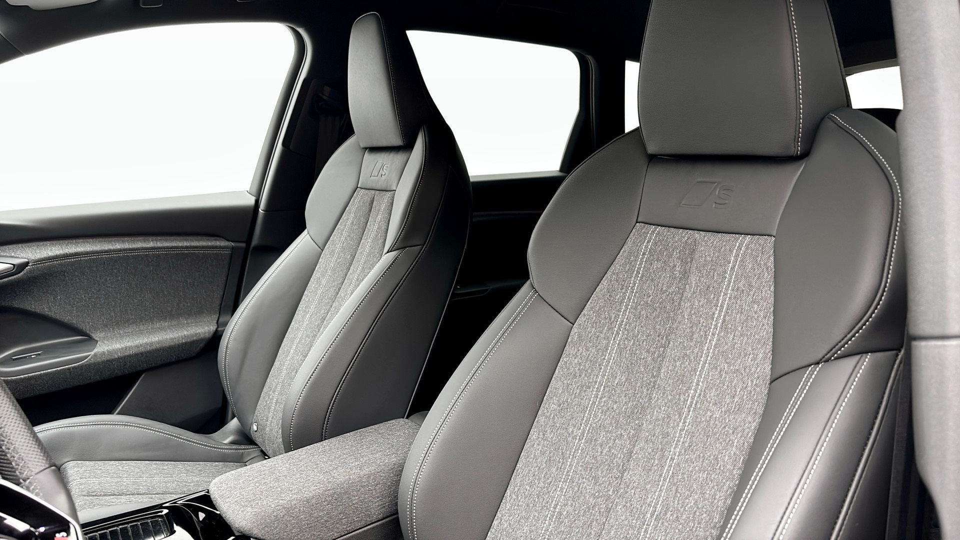 Audi Q6 e-tron HDN95X