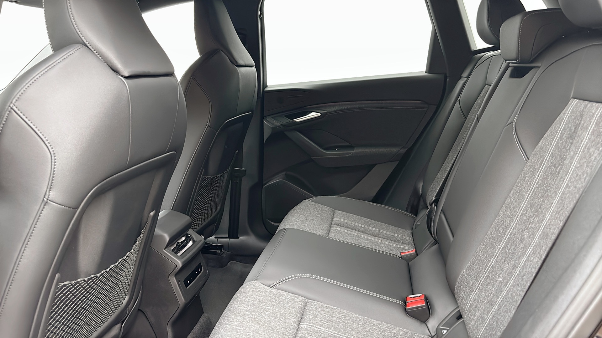 Audi Q6 e-tron HDN95X