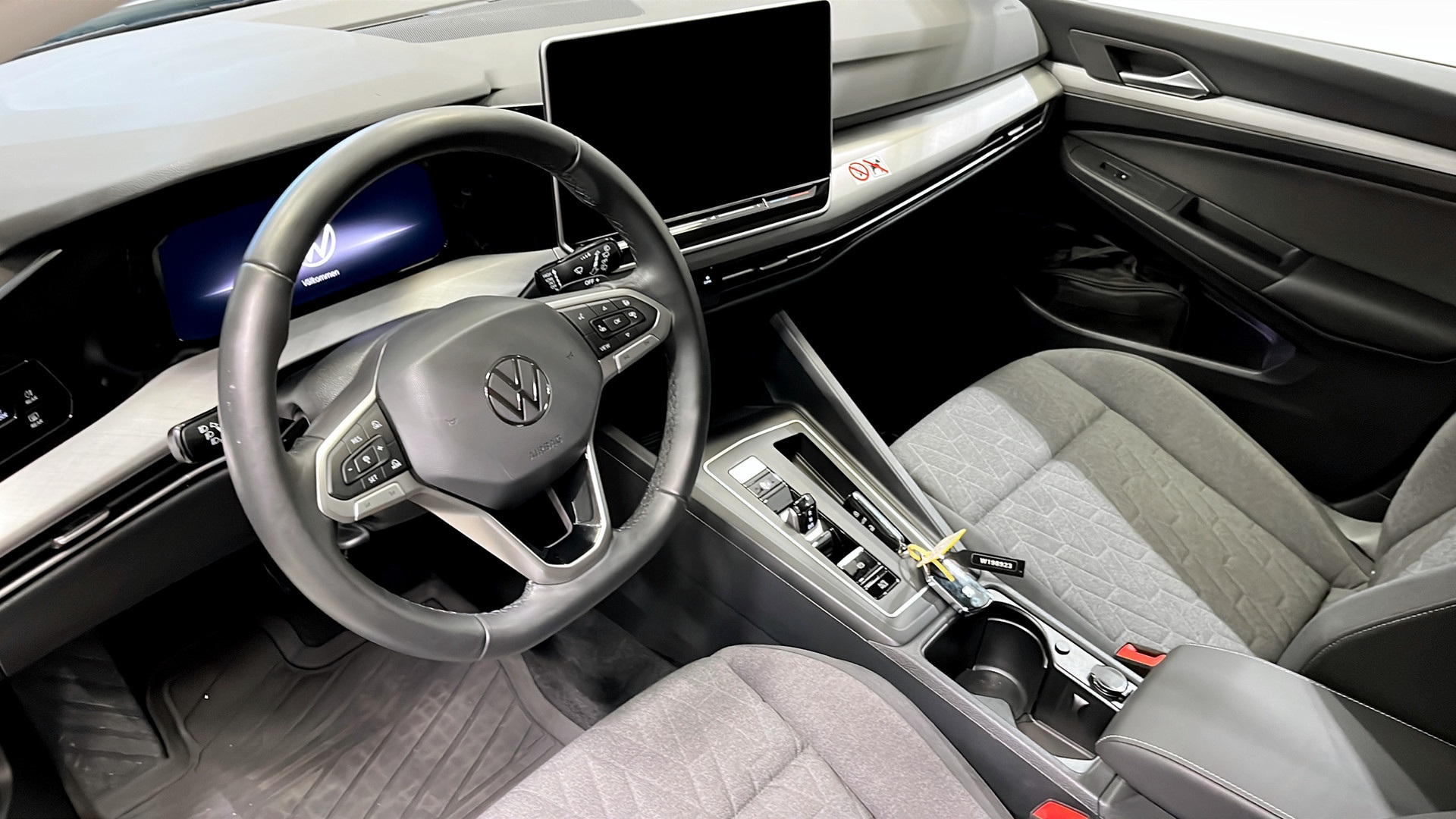 Volkswagen Golf HEJ58H