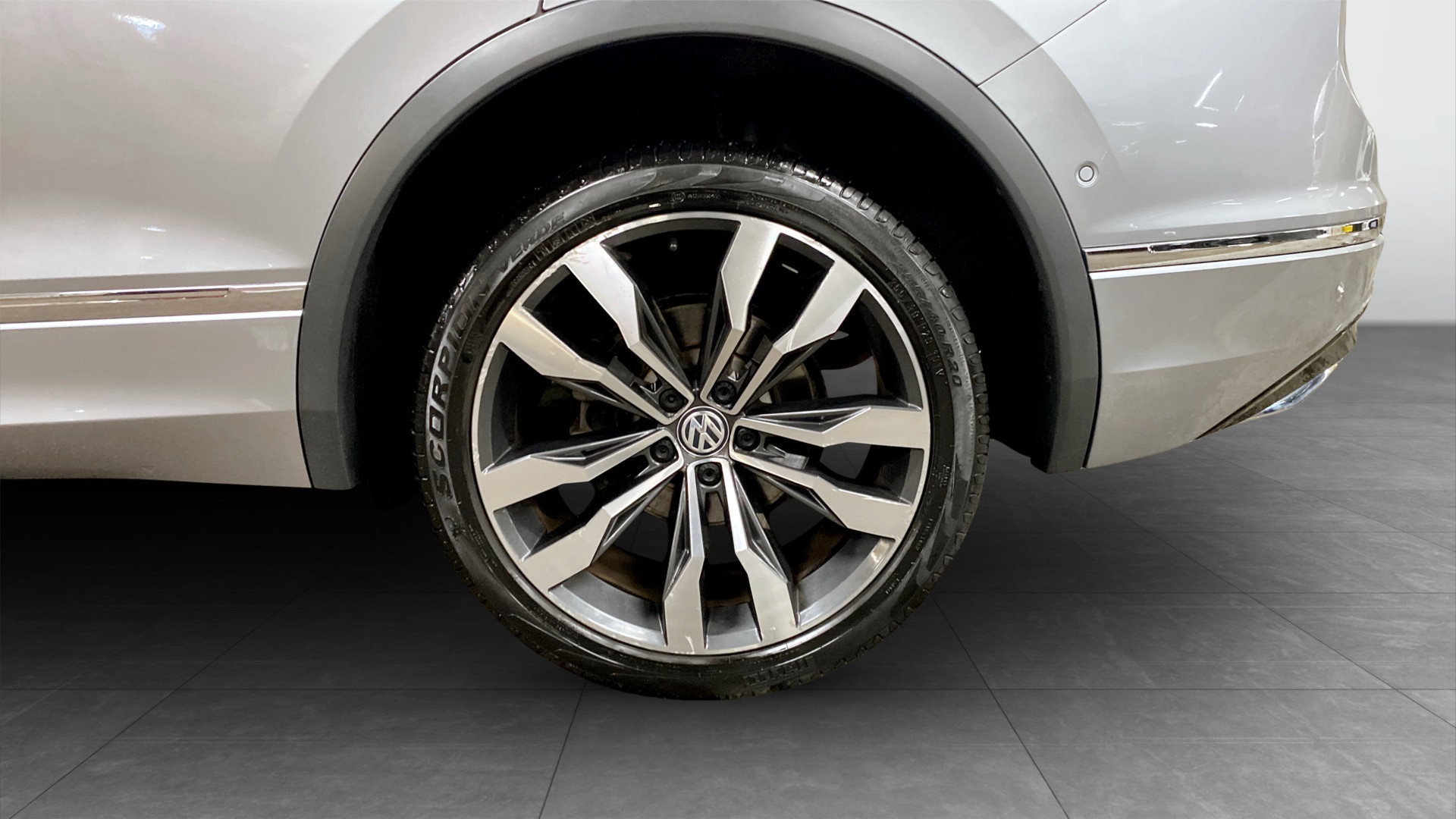 Volkswagen Tiguan Allspace HEM07A